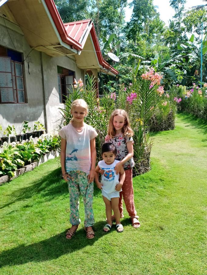 Lhoyjean Garden Hostel Batuan 外观 照片