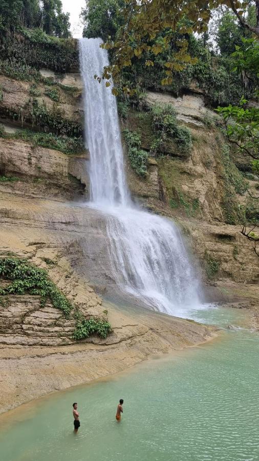 Lhoyjean Garden Hostel Batuan 外观 照片