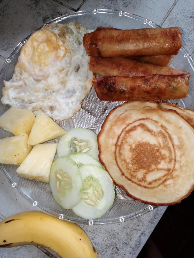 Lhoyjean Garden Hostel Batuan 外观 照片