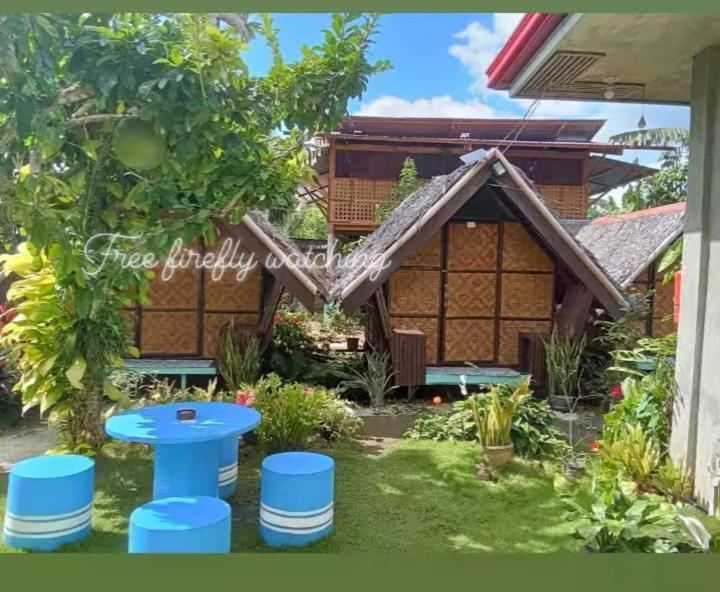 Lhoyjean Garden Hostel Batuan 外观 照片