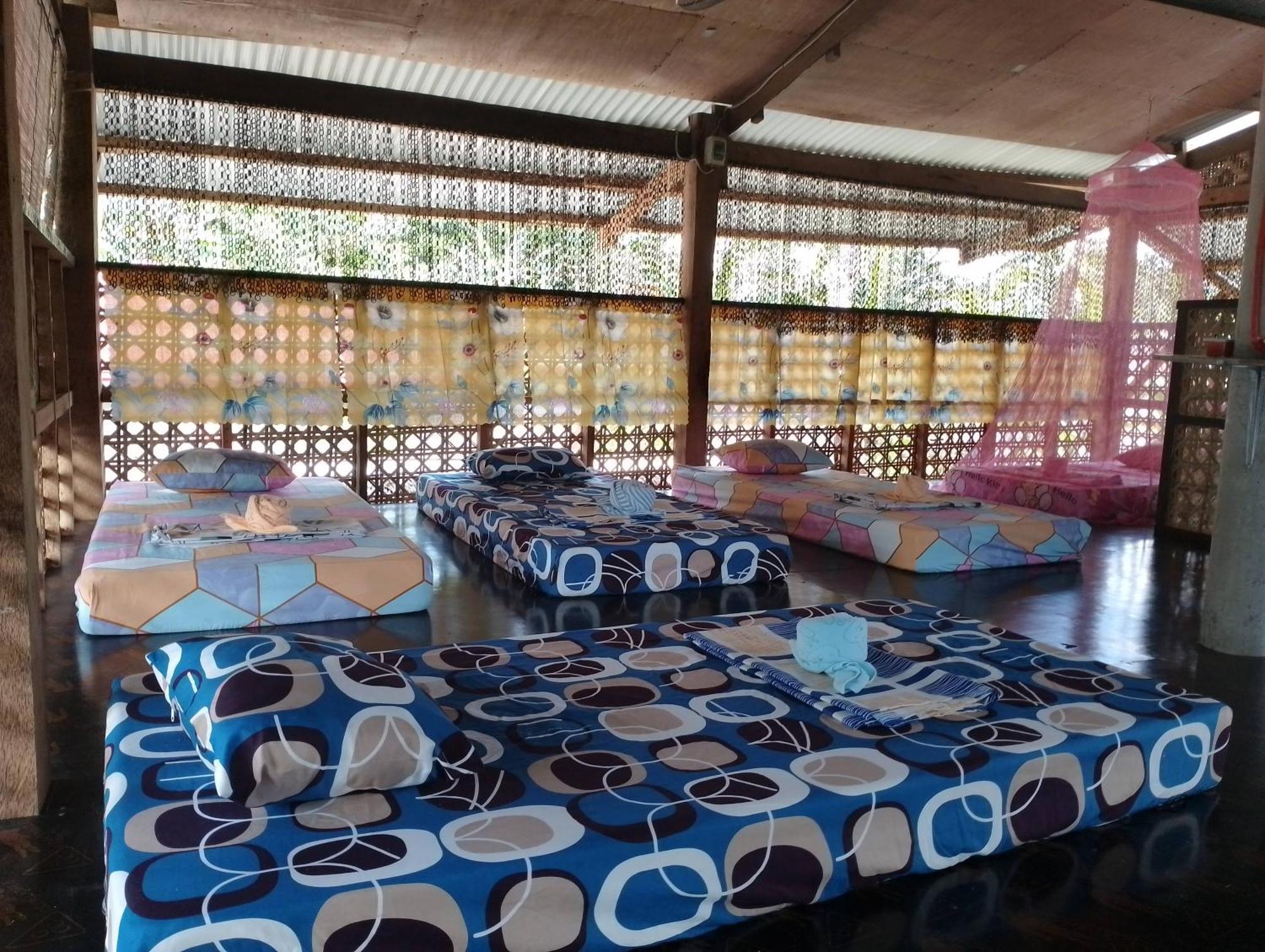 Lhoyjean Garden Hostel Batuan 外观 照片